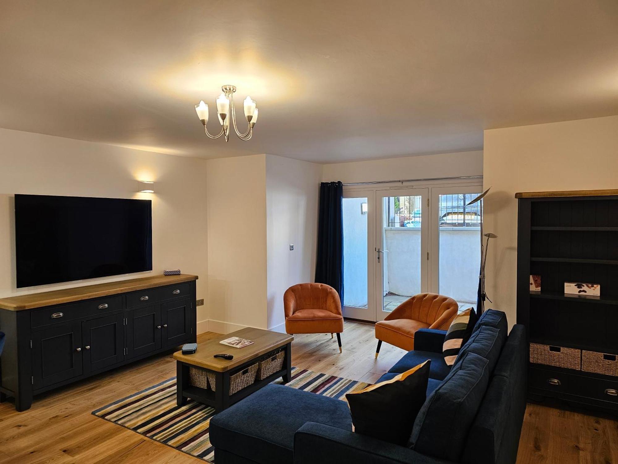 Spacious Modern 2-Bed Parking & Wi-Fi & 65"Oled Bristol Dış mekan fotoğraf