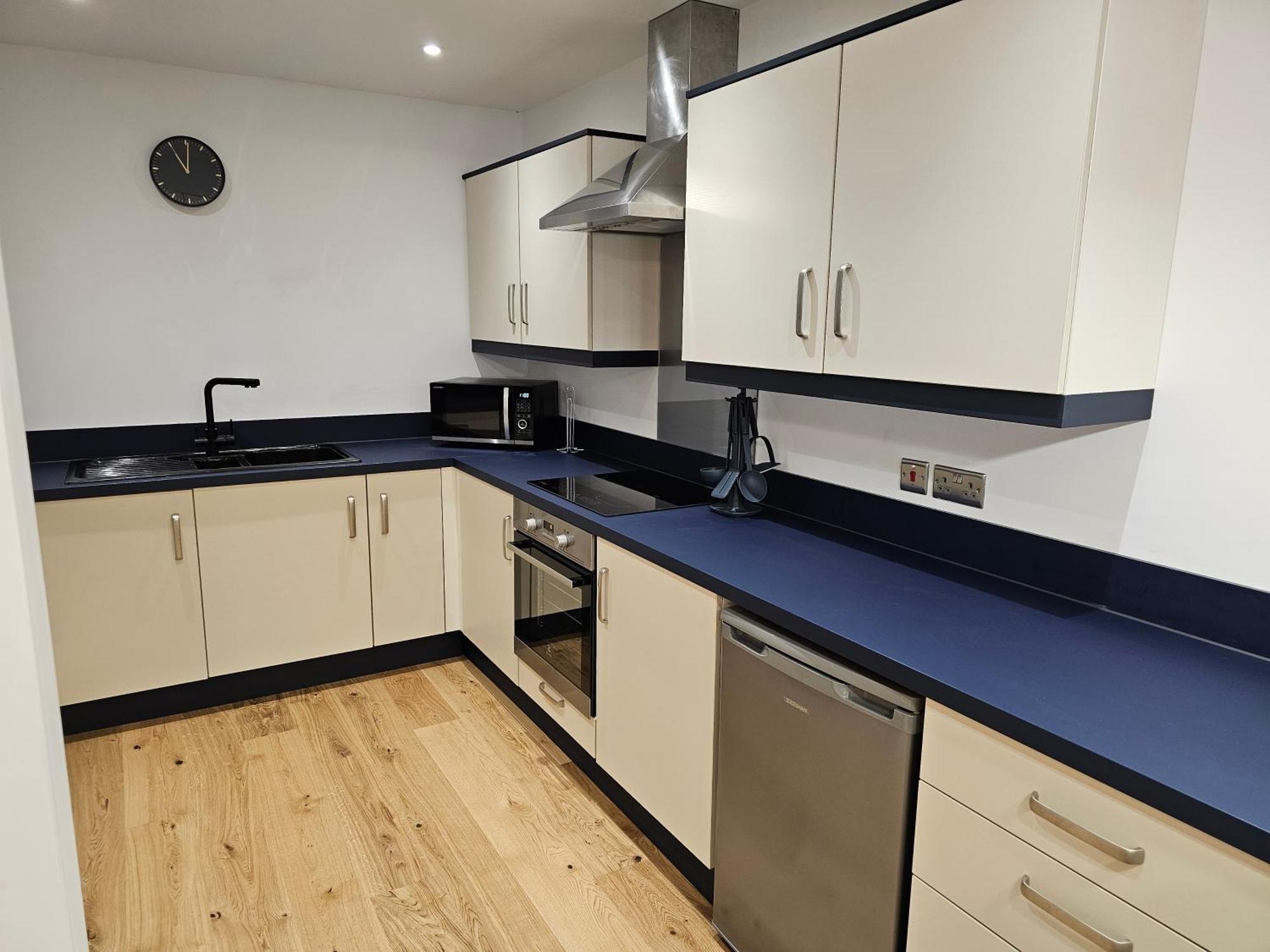 Spacious Modern 2-Bed Parking & Wi-Fi & 65"Oled Bristol Dış mekan fotoğraf