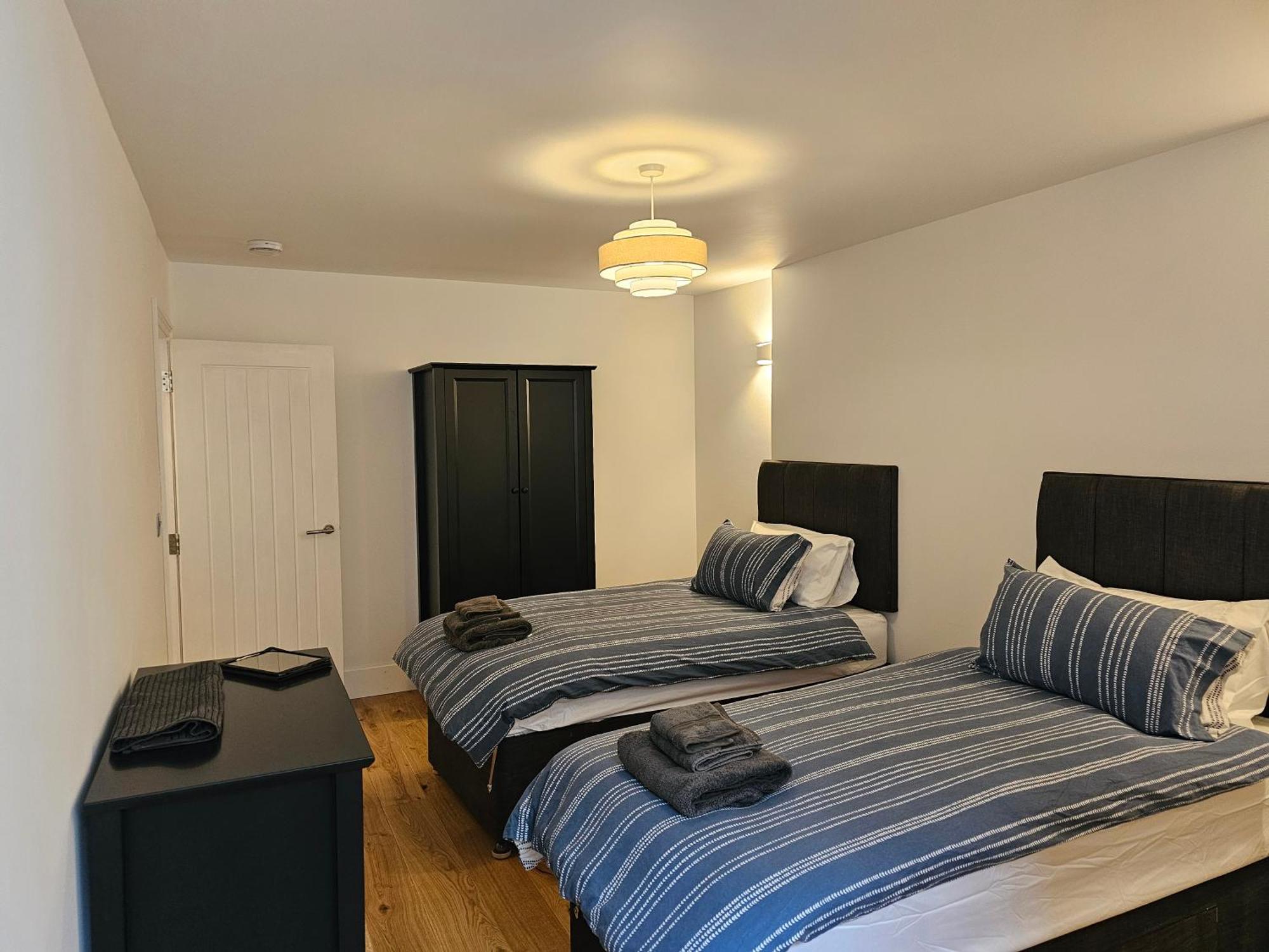 Spacious Modern 2-Bed Parking & Wi-Fi & 65"Oled Bristol Dış mekan fotoğraf